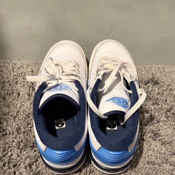 Air Jordan 2 Kids Sneakers - Picture 1 of 6